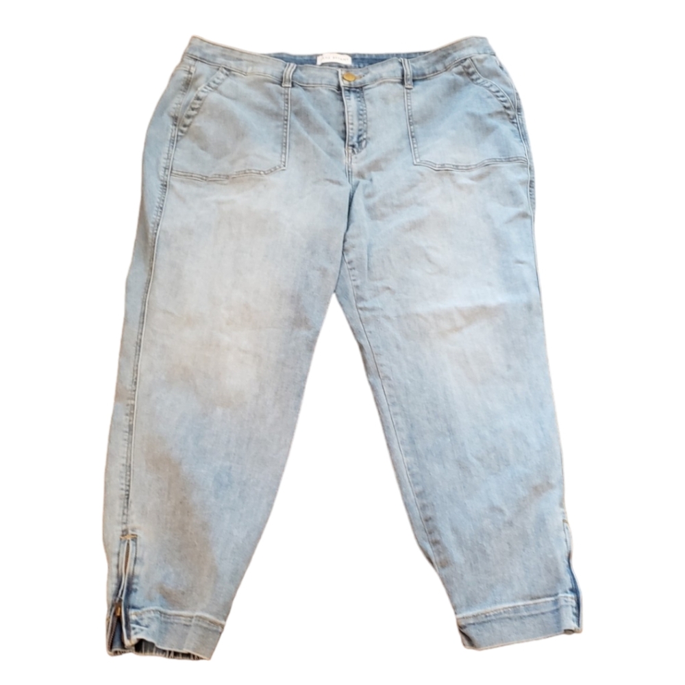 Midrise Boyfriend Jeans with Zippered ankles